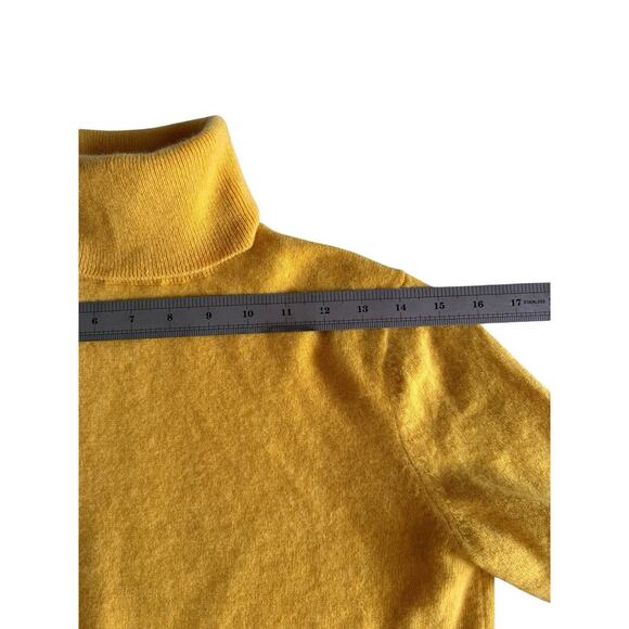 Neiman Marcus The Cashmere Collection Turtleneck Size S Mustard Yellow Marigold - Picture 5 of 8